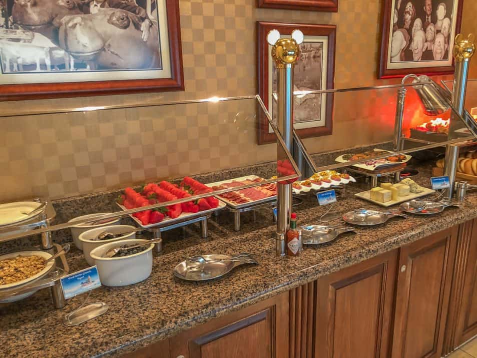 Disneyland Hotel Club Level Celebrating Walt In Style