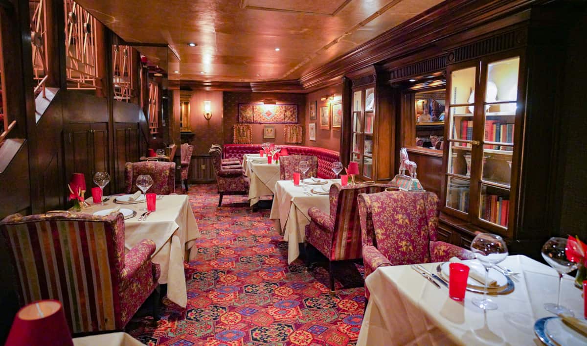 The curry room at the rubens at the palace