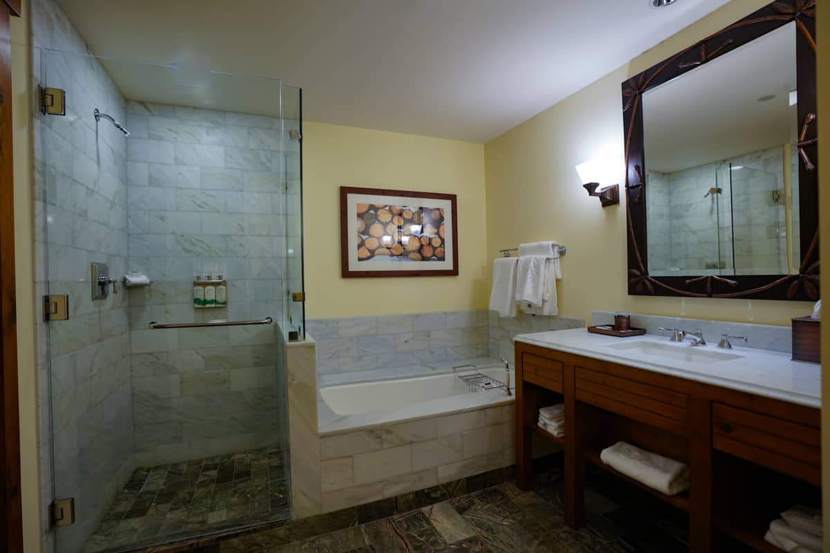 Lodge at Spuce Peak Penthouse bathroom