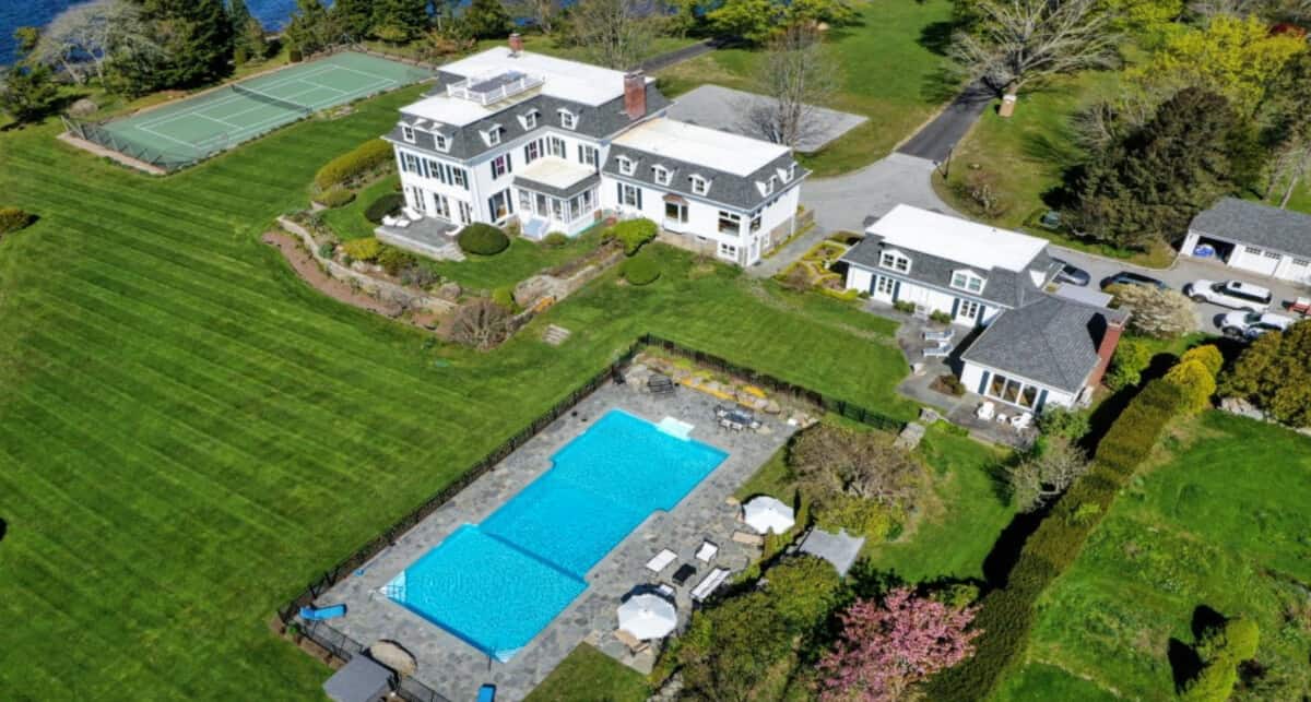 Luxury beach rental in Connecticut