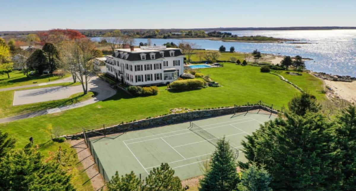 Luxury beach rental in Connecticut